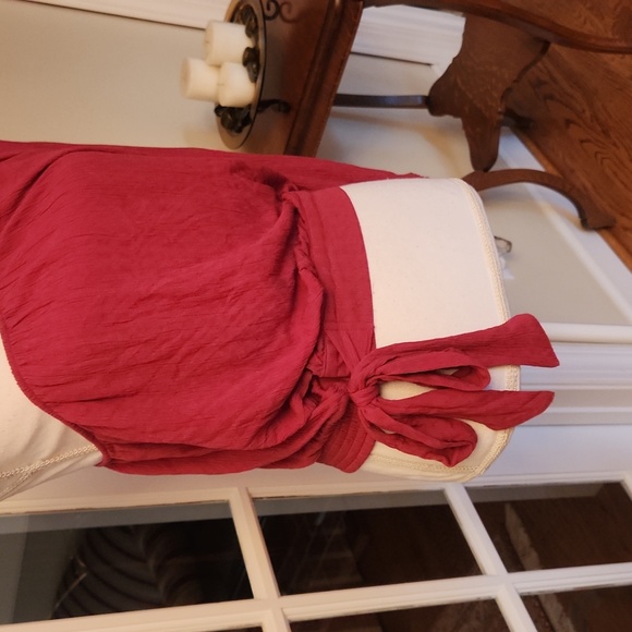 NWT American Eagle one sleeve crop blouse L - Picture 3 of 5